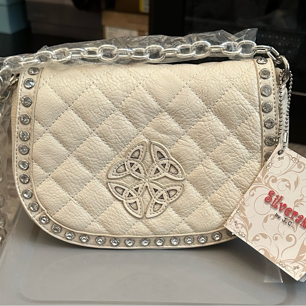 NWT Cream Silverlake by JC quilted leather crossbody.